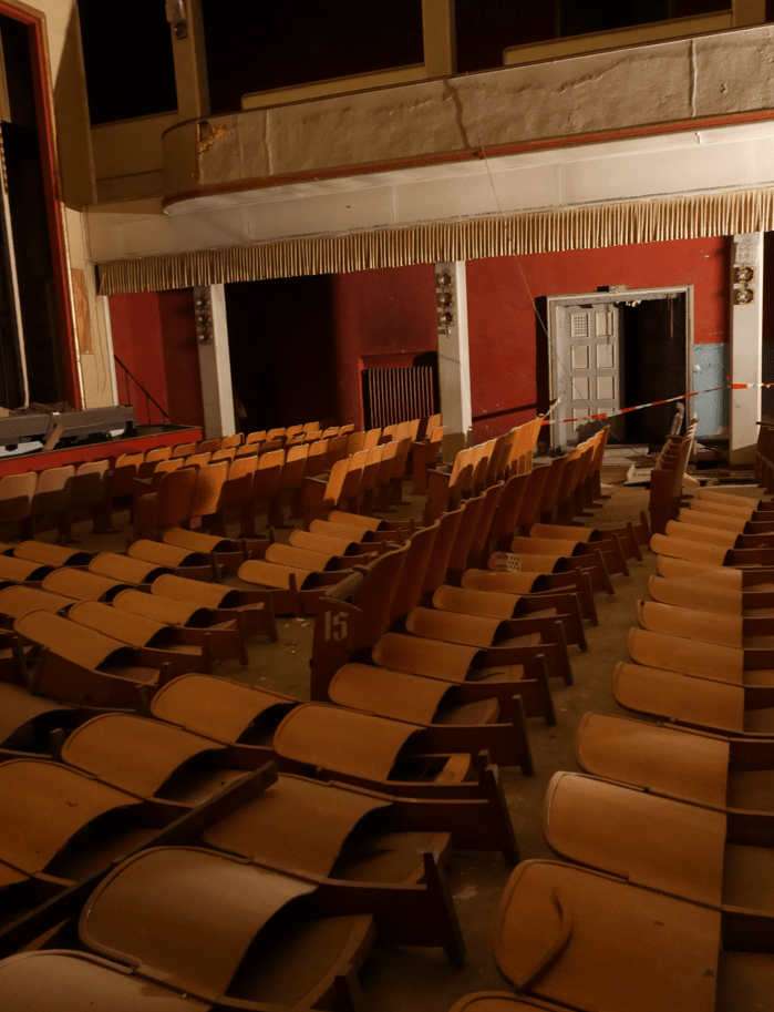 Naumburg: Im Saal ist die alte Bestuhlung noch vorhanden
